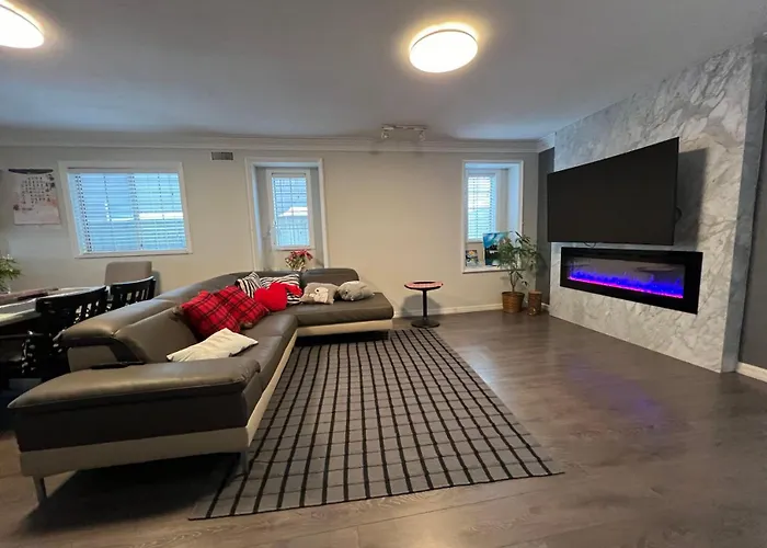 Airport Cozy Room 舒适小屋 Vancouver, Richmond,Near Yvr
